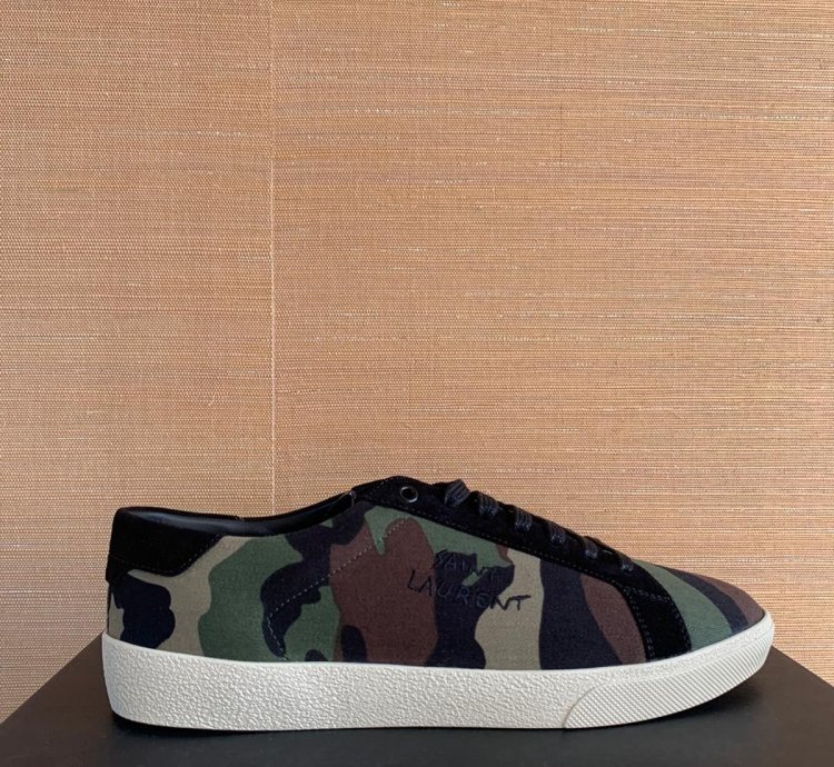 Signature Low Top Sneakers In Camo