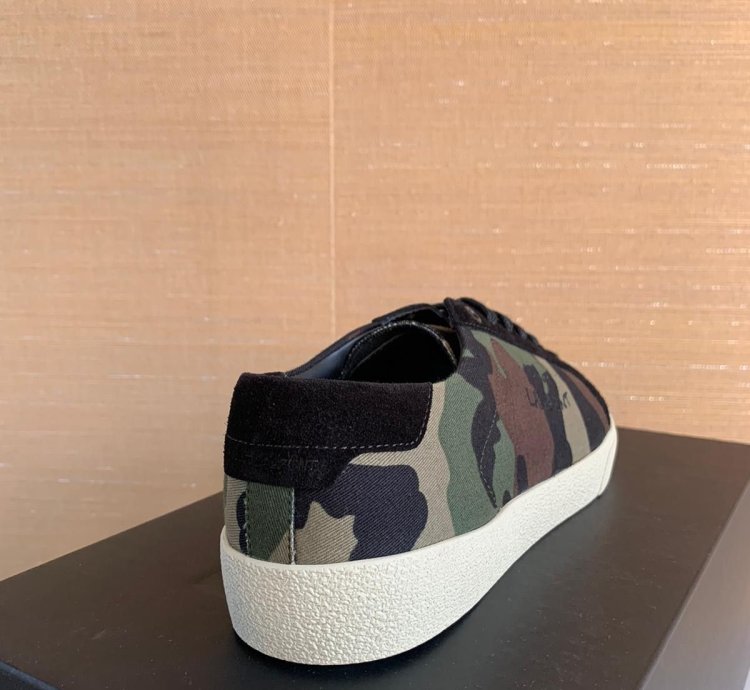 Signature Low Top Sneakers In Camo