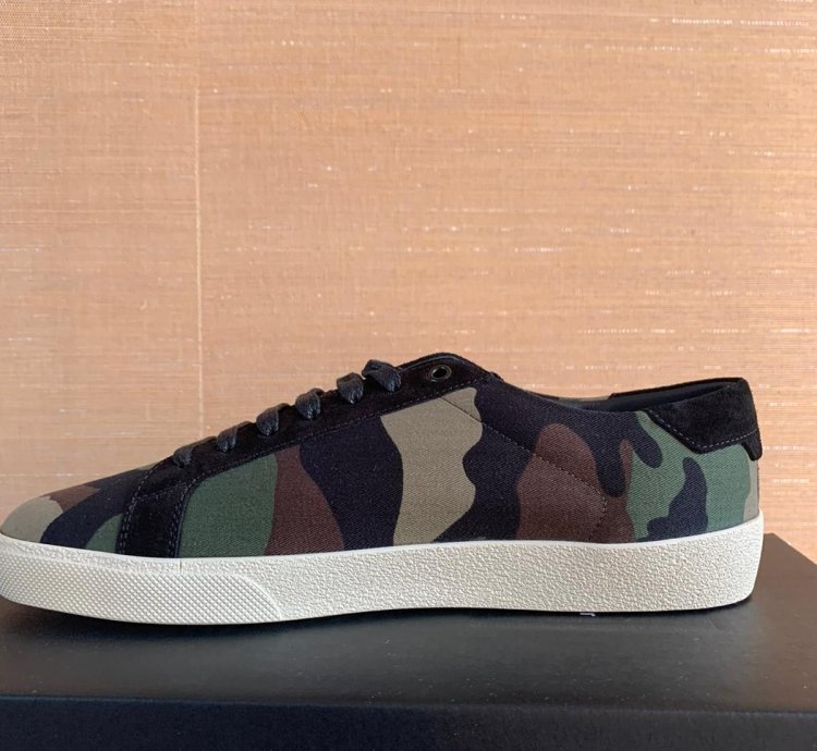 Signature Low Top Sneakers In Camo