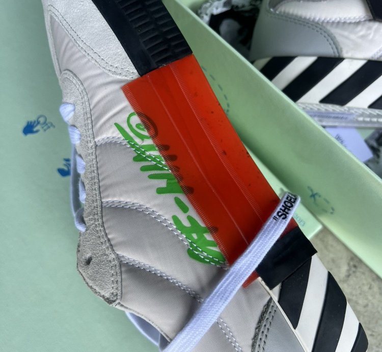 Size 9 Off-white Vulc Floating Arrow Low Size 42 Ds