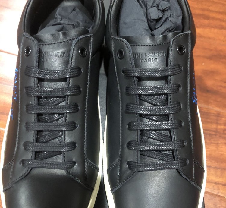 Sl 06 Black Leather Low Top Sneakers