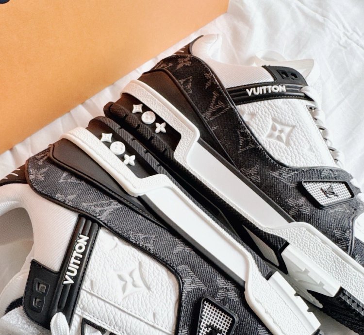 Lv Trainer Sneaker black White Monogram