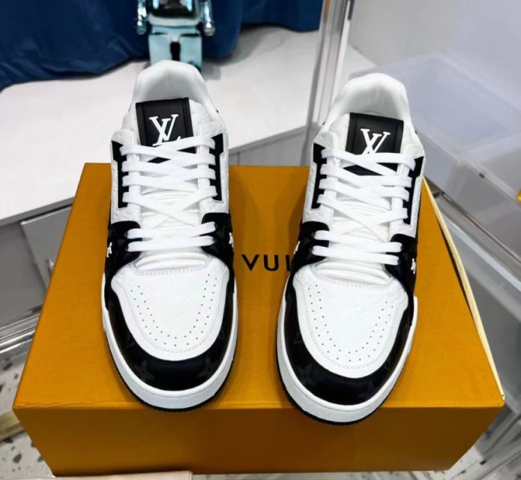 Lv Trainer Sneaker black White Monogram
