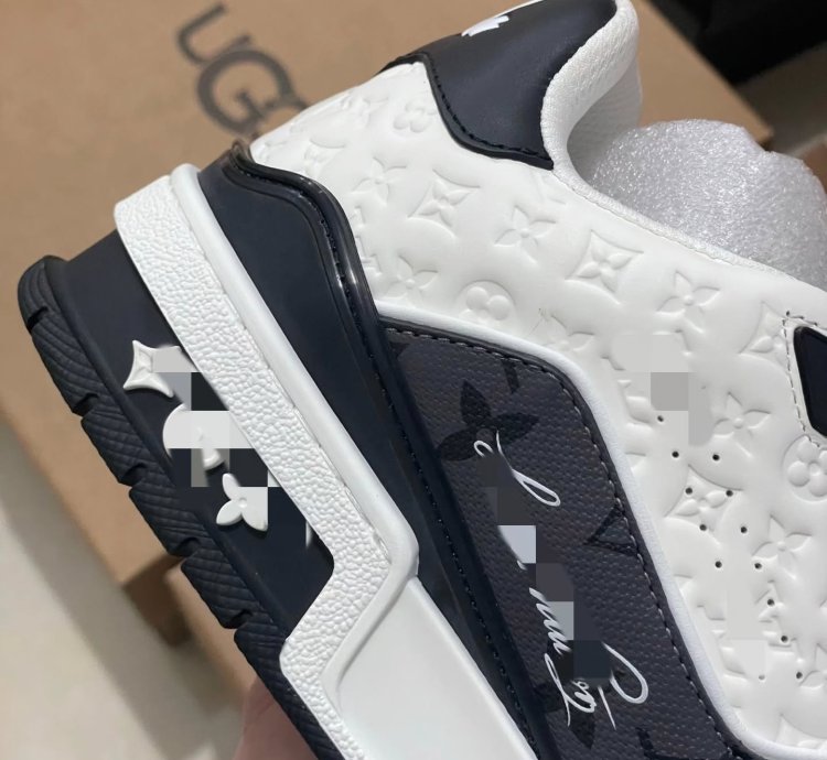 Lv Trainer Sneaker black White Monogram