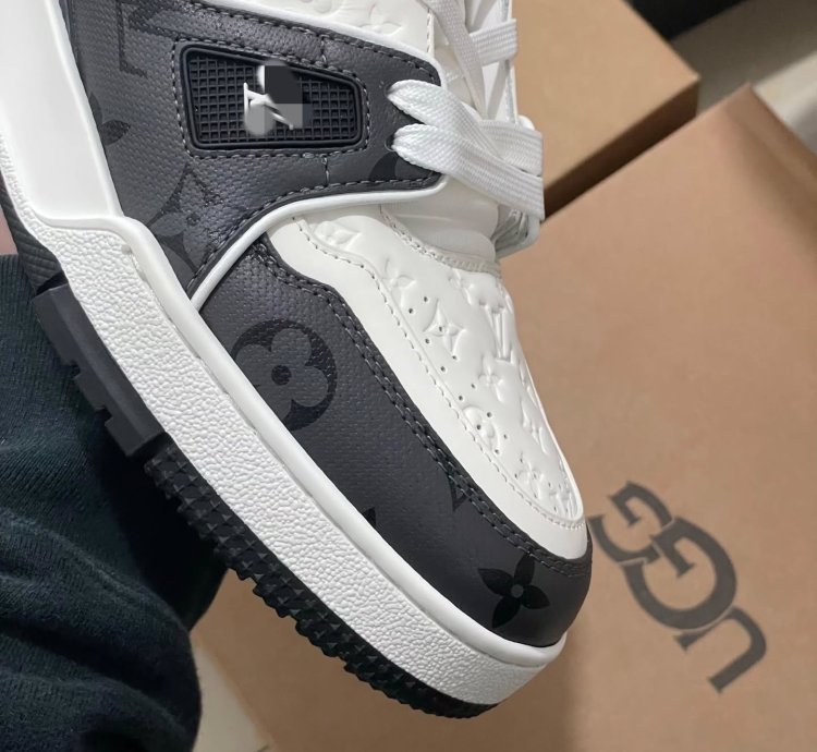 Lv Trainer Sneaker black White Monogram