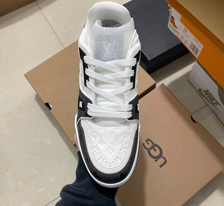 Lv Trainer Sneaker black White Monogram