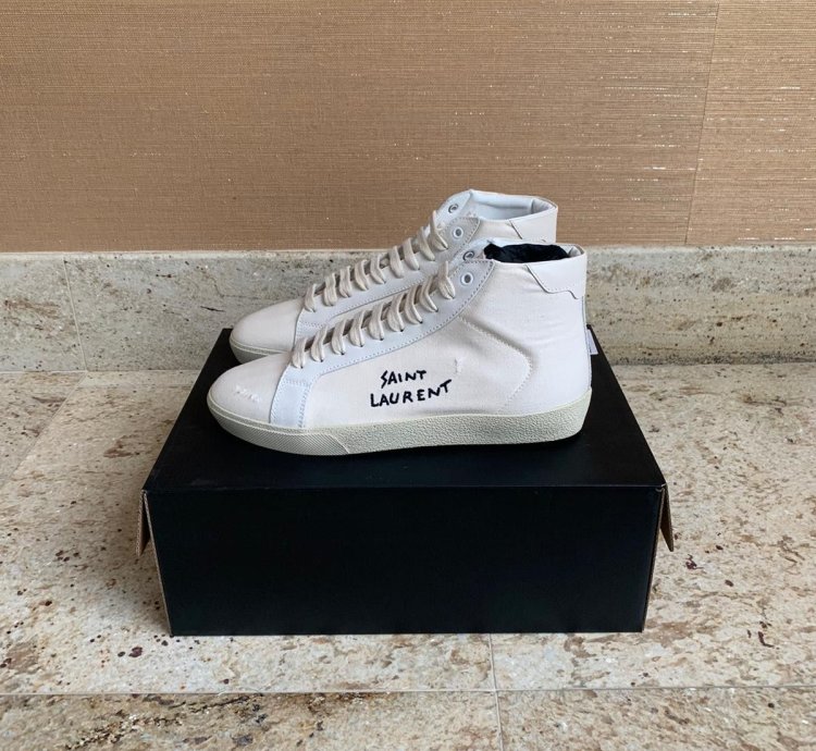 Sl06 20 Embroidered Logo Sneakers In Panna Milk