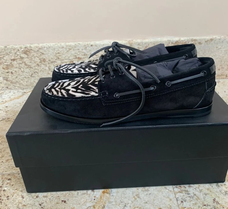 Suede Deck Loafers In Black With Zebra Color