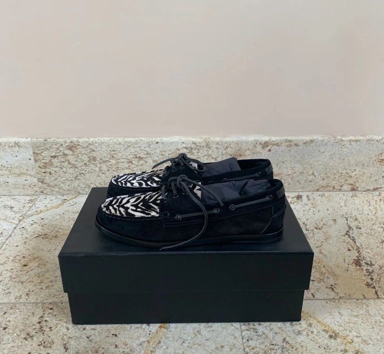 Suede Deck Loafers In Black With Zebra Color