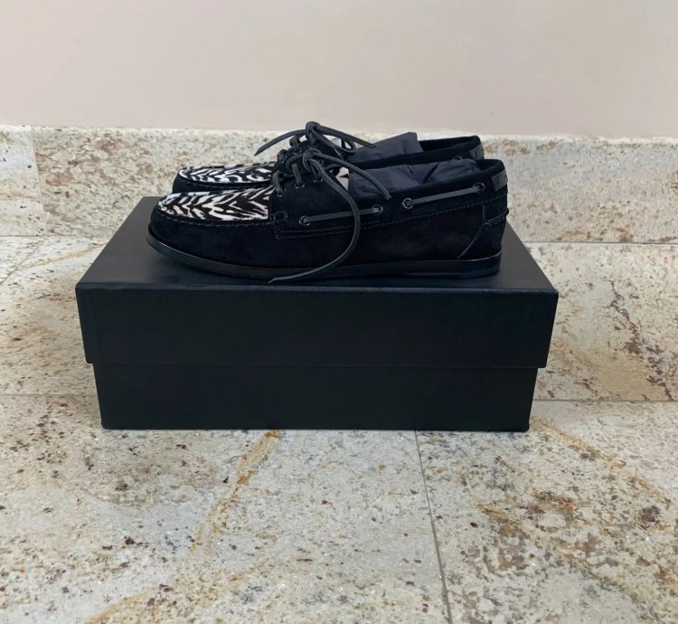 Suede Deck Loafers In Black With Zebra Color