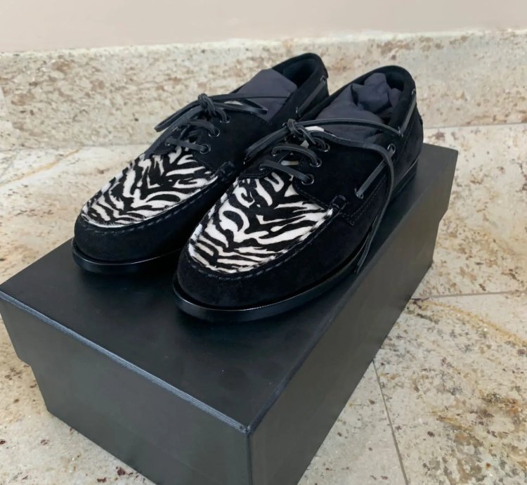 Suede Deck Loafers In Black With Zebra Color