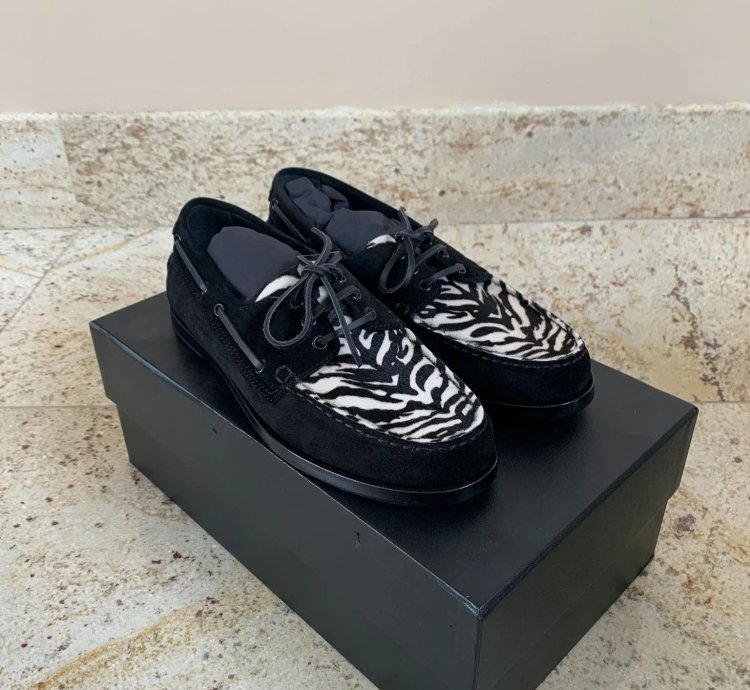Suede Deck Loafers In Black With Zebra Color