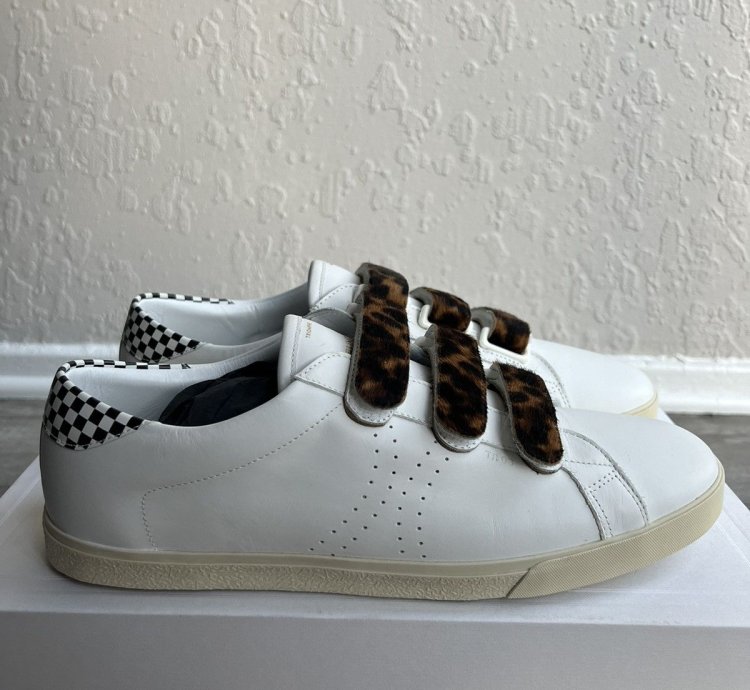Triomphe Low Sneaker Scratch