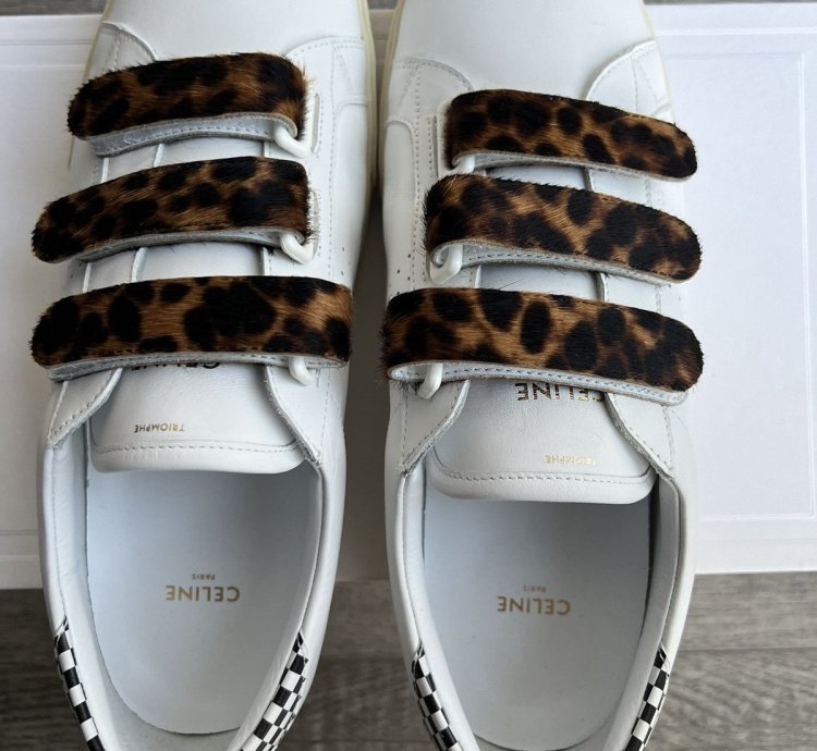 Triomphe Low Sneaker Scratch