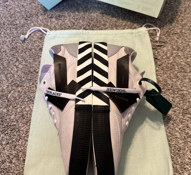 Us 10 Off-white Vulcanized Low Arrow White Black