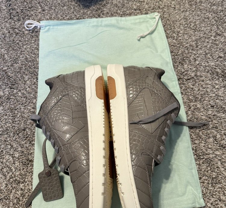 Us 11 Off-white Out Of Office Crocodile Print Specials Grey