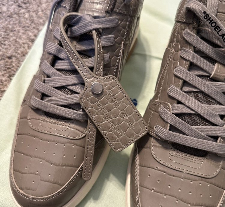 Us 11 Off-white Out Of Office Crocodile Print Specials Grey