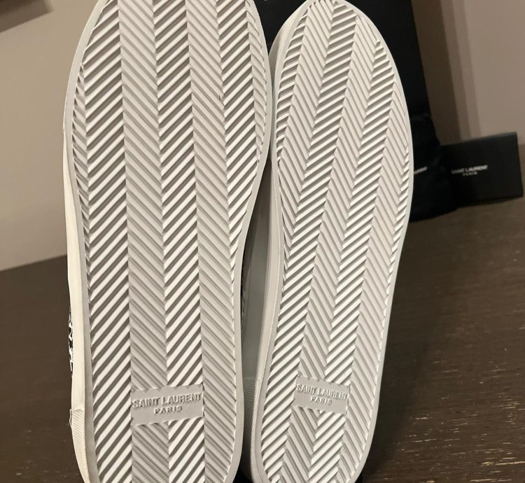 Venice Lace Up Sneakers In Black White