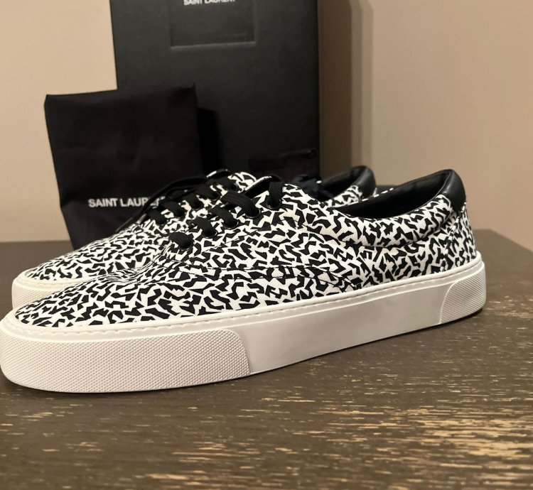 Venice Lace Up Sneakers In Black White