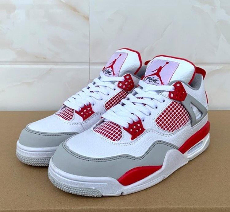 Nike Sb X Jordan 4 Varsity White Fire Red