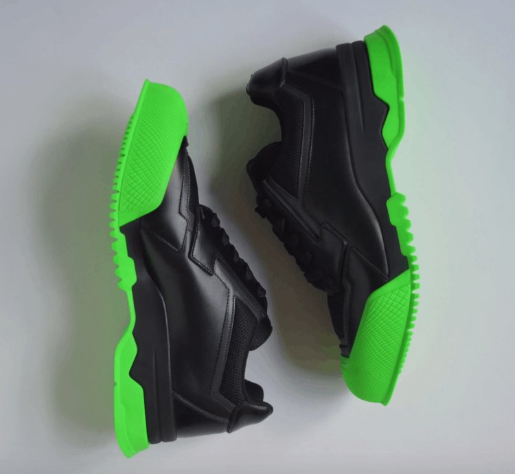 15 Contrast Dipped Front Sneakers