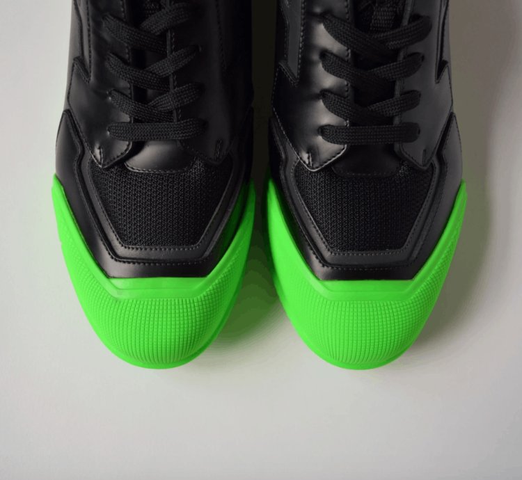 15 Contrast Dipped Front Sneakers