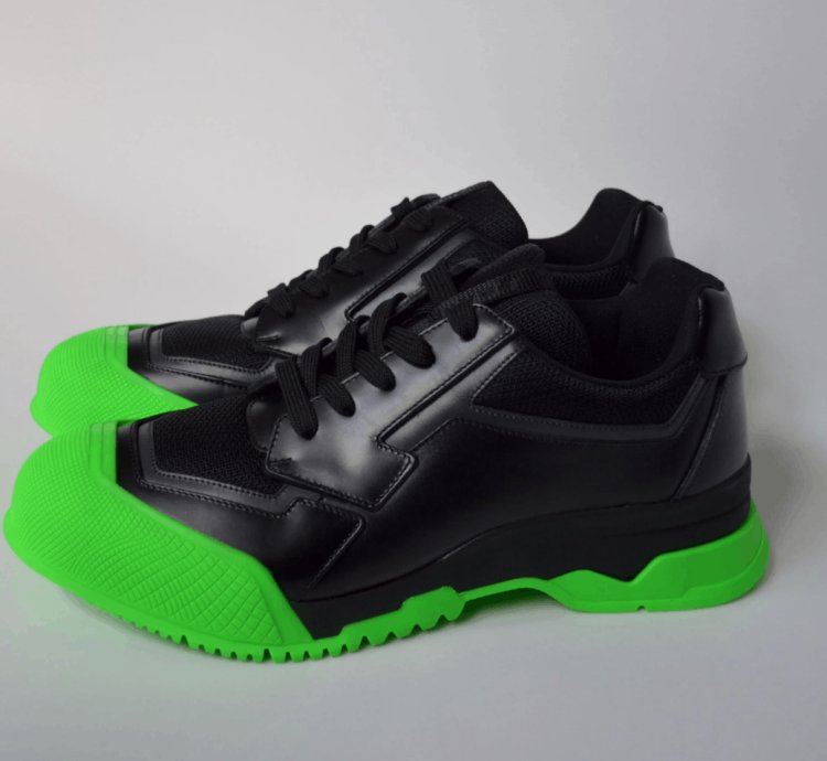 15 Contrast Dipped Front Sneakers