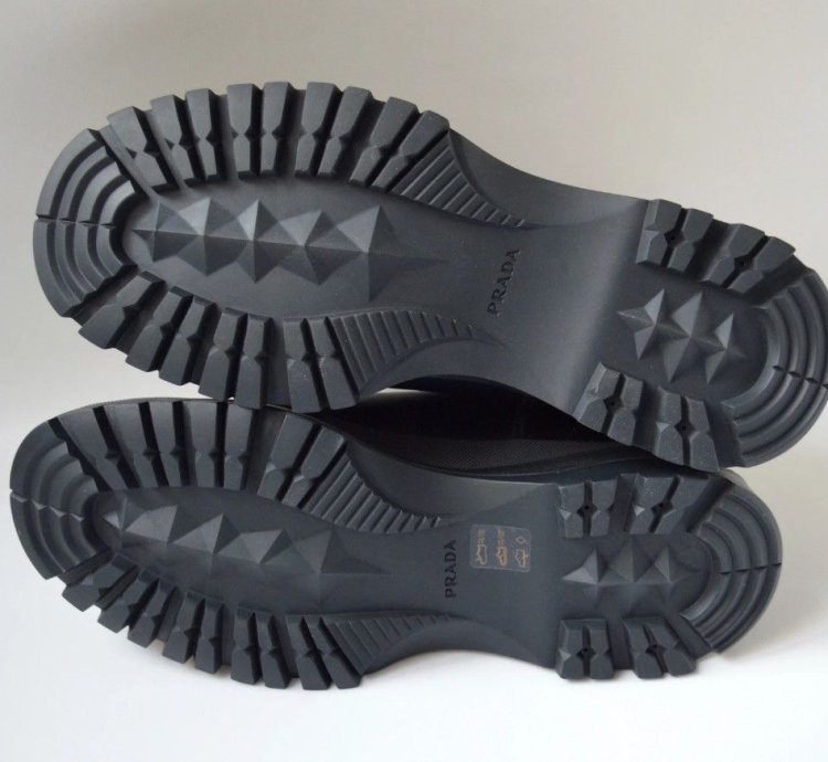 18 Black Leather Brixxen Boots