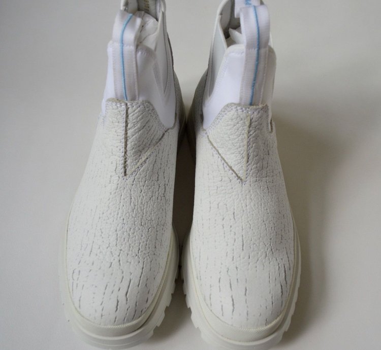 18 Cracked White Leather Brixxen Boots
