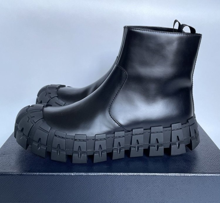 19 Tyre Sole Boots