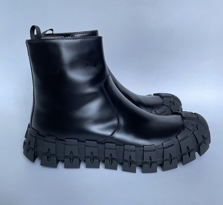 19 Tyre Sole Boots