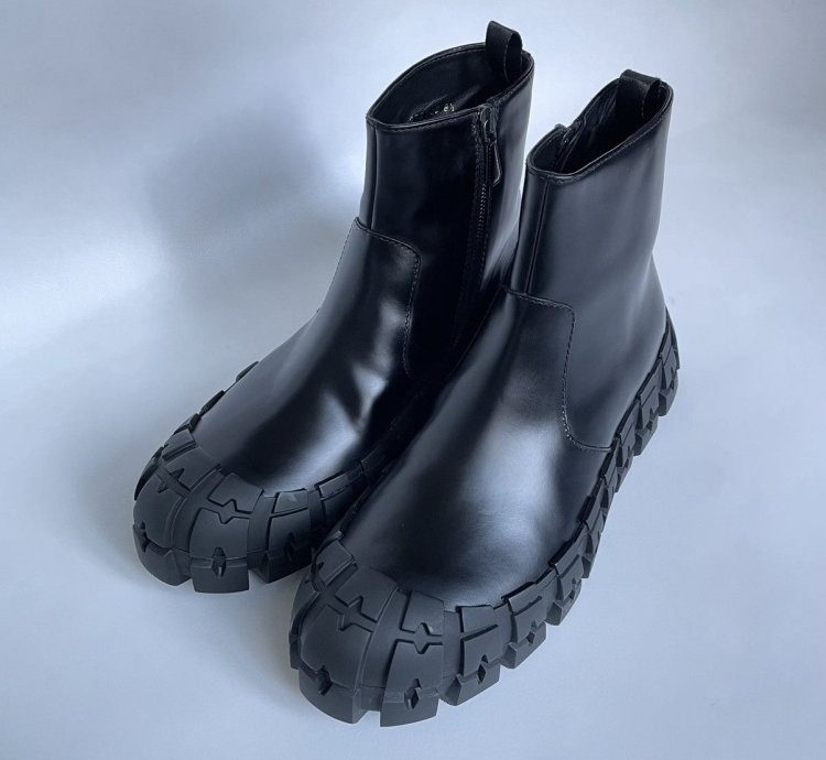 19 Tyre Sole Boots