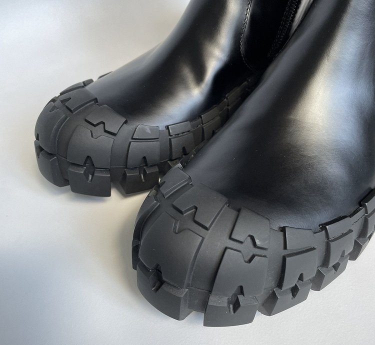 19 Tyre Sole Boots
