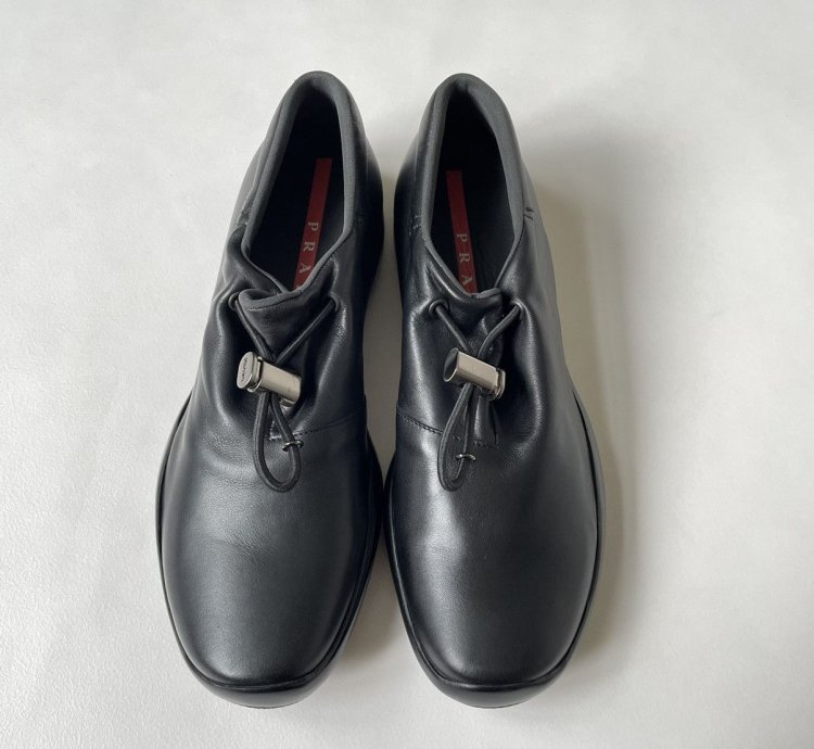 1999 Bunjee Cord Leather Sneakers