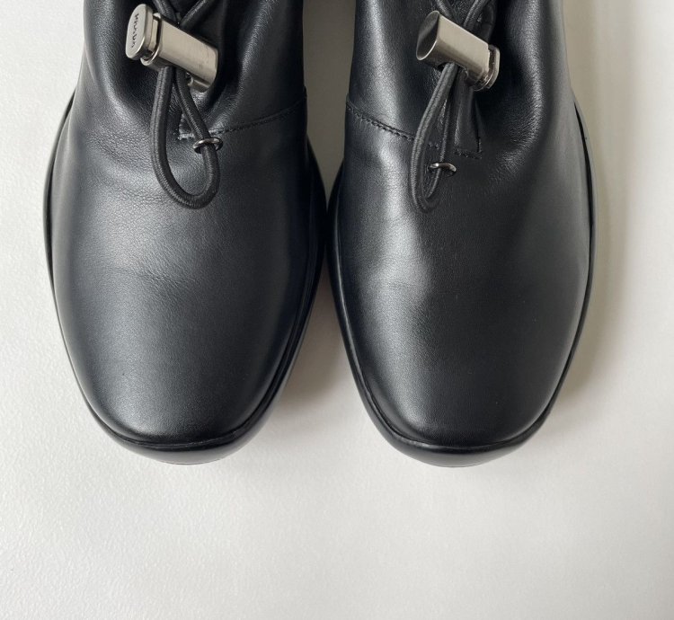 1999 Bunjee Cord Leather Sneakers
