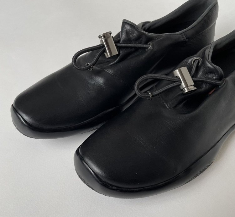 1999 Bunjee Cord Leather Sneakers