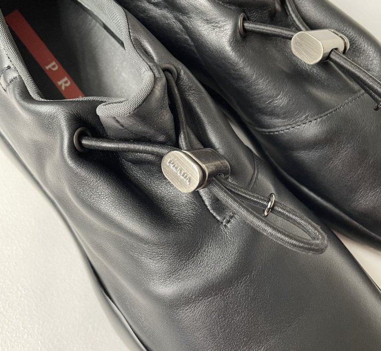 1999 Bunjee Cord Leather Sneakers