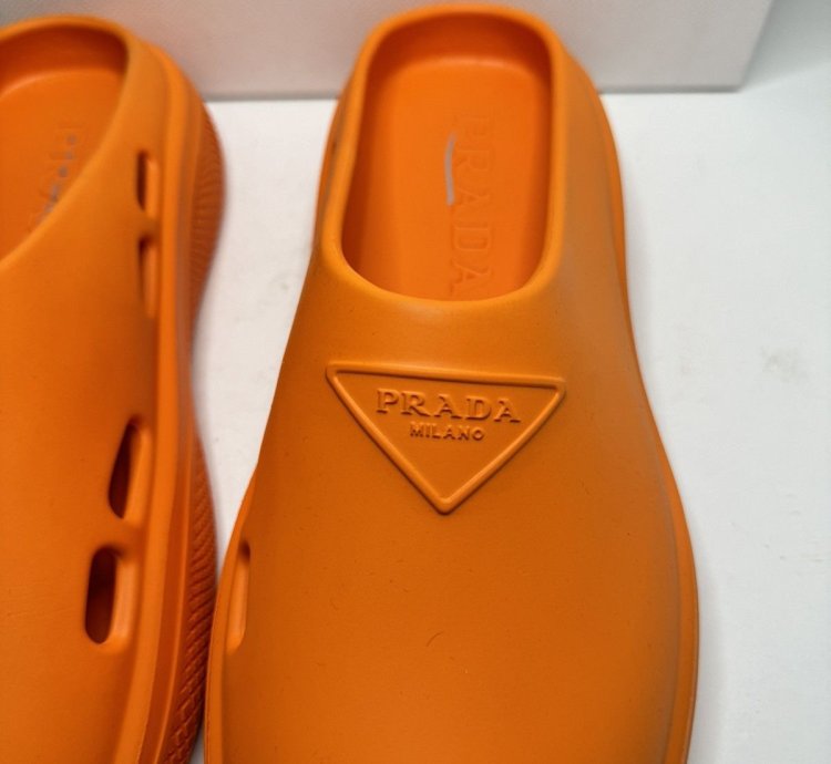550 Mens Prada Mellow Rubber Slip On Mules