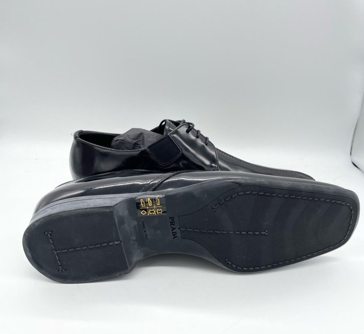 70 Off Prada Black Leather Casual Shoes