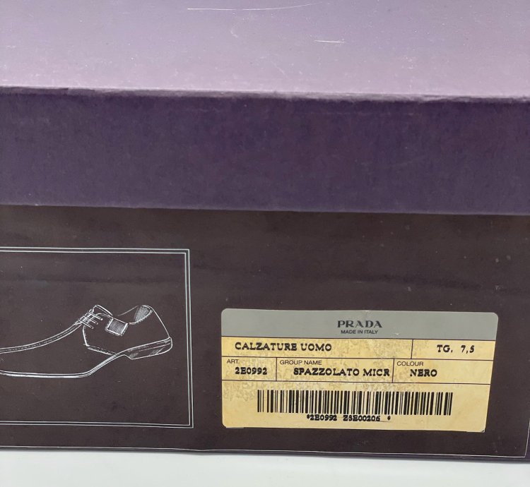 70 Off Prada Black Leather Casual Shoes