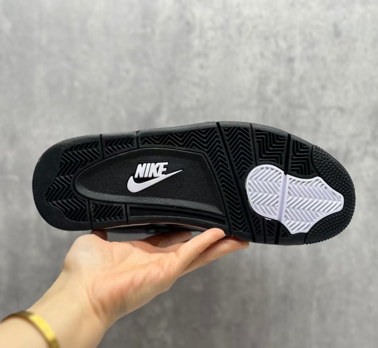 Nigel Sylvester - Jordan 4 Black White