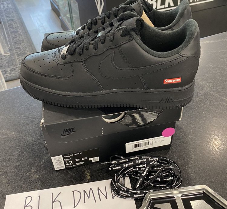Air Force 1 Low Black Supreme Sz 12