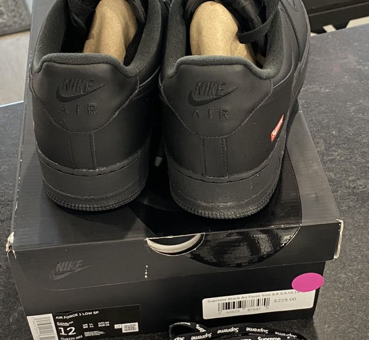 Air Force 1 Low Black Supreme Sz 12