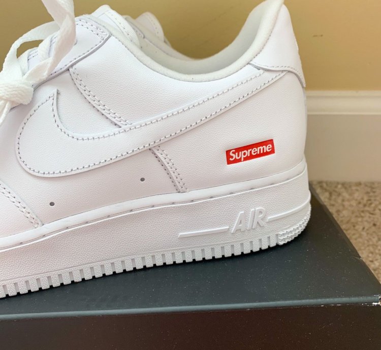 Air Force 1 Low White Supreme