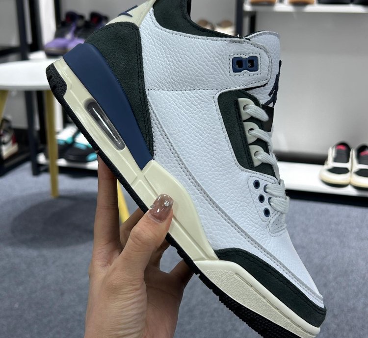 Air Jordan 3 Retro Og Sp A Ma Maniére Diffused Blue
