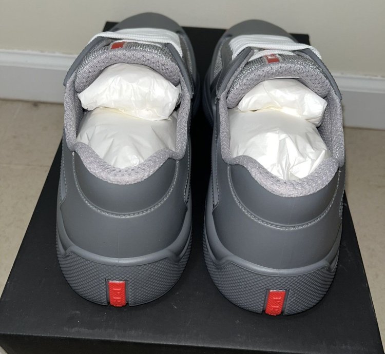 America Cup Soft Rubber Sneaker Sz 43