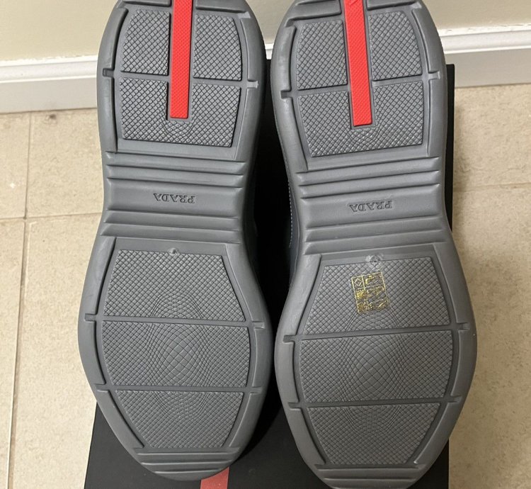 America Cup Soft Rubber Sneaker Sz 43