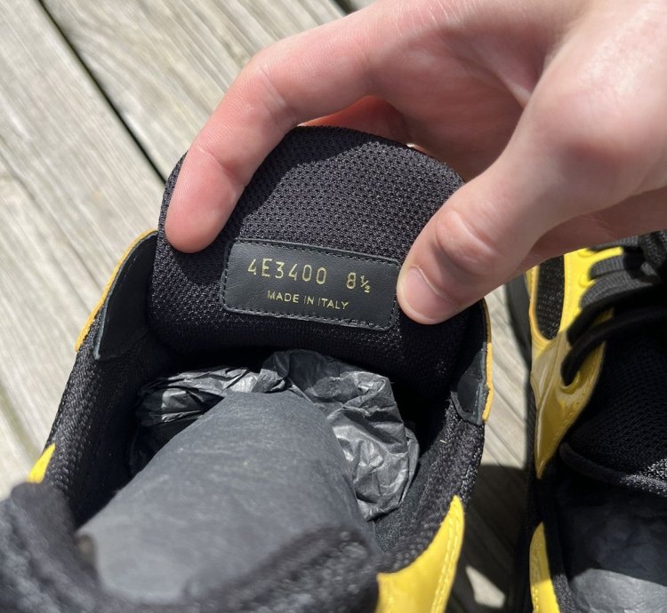 Americas Cup Yellow Patent Size 9 5
