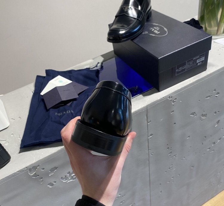 Bnwt Prada Loafer Mokassins Triangolo-logo Leather