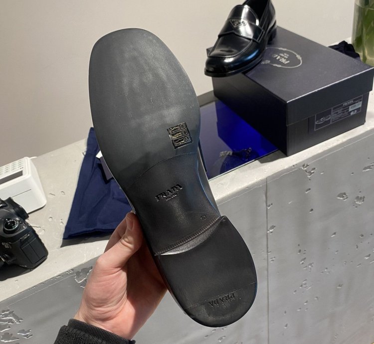 Bnwt Prada Loafer Mokassins Triangolo-logo Leather